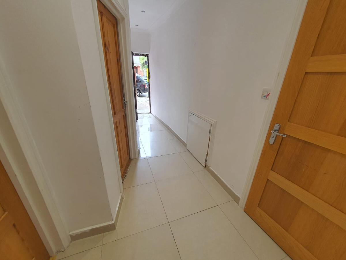 Private Room- Direct Travel Central/ Heathrow London Exterior foto