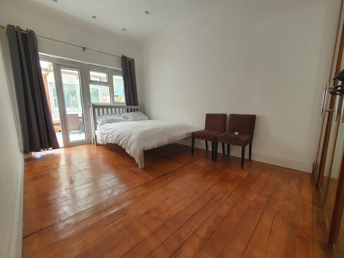 Private Room- Direct Travel Central/ Heathrow London Exterior foto