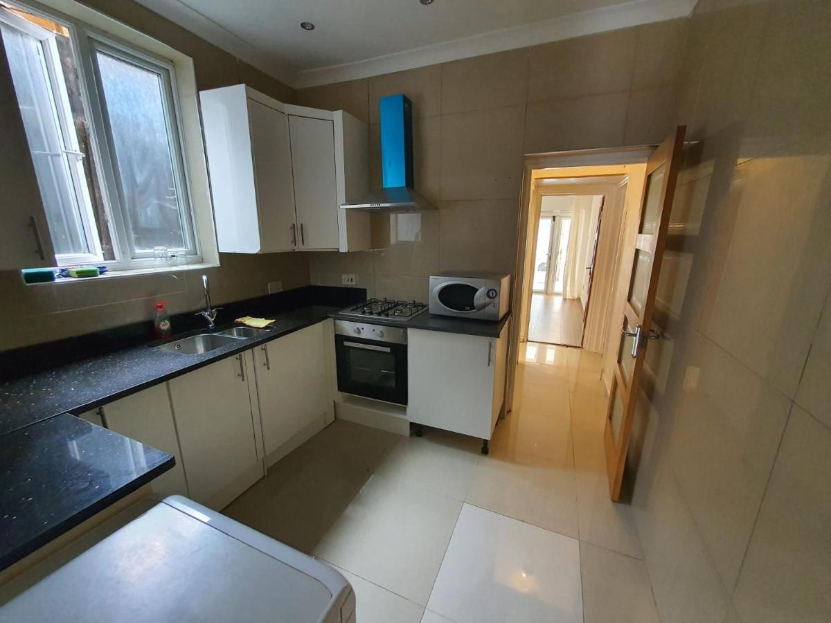 Private Room- Direct Travel Central/ Heathrow London Exterior foto