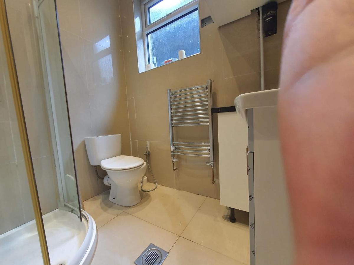 Private Room- Direct Travel Central/ Heathrow London Exterior foto