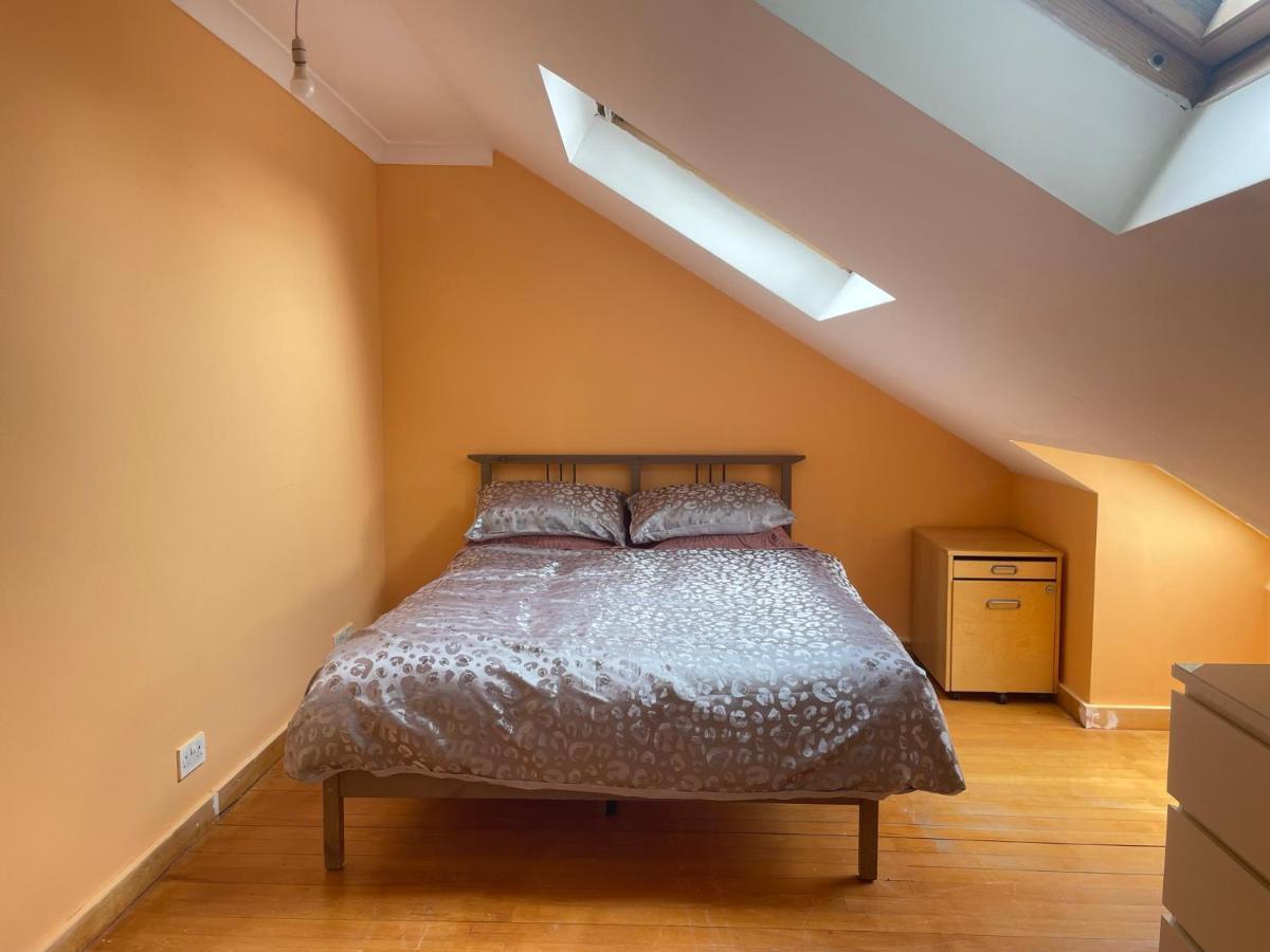 Private Room- Direct Travel Central/ Heathrow London Exterior foto