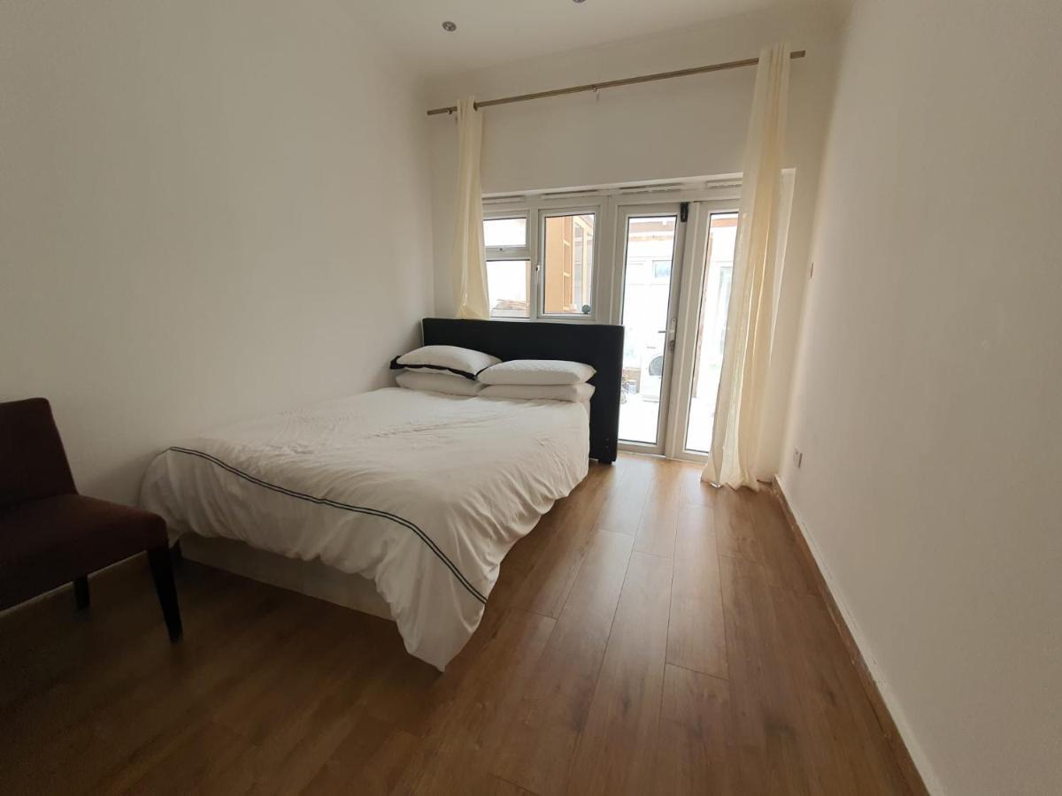 Private Room- Direct Travel Central/ Heathrow London Exterior foto