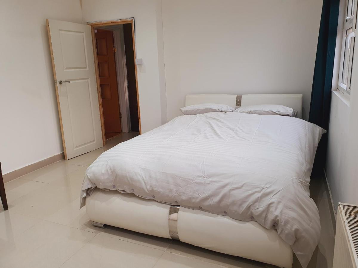 Private Room- Direct Travel Central/ Heathrow London Exterior foto