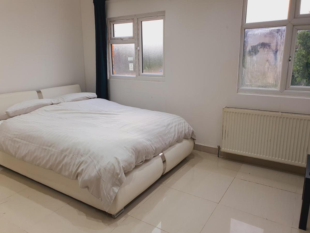 Private Room- Direct Travel Central/ Heathrow London Exterior foto
